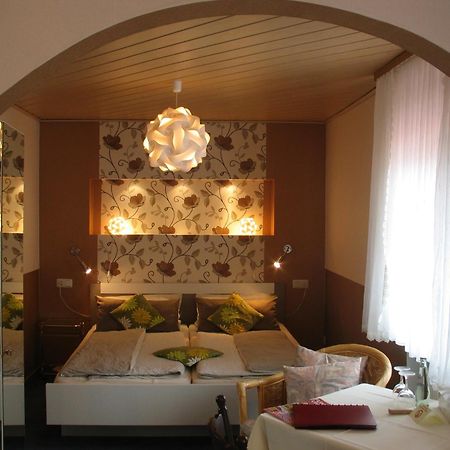 Restaurant Landgasthof Zum Wiesengrund Newel Zimmer foto